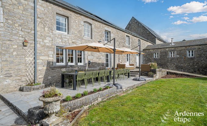 Luxueuze villa in Cerfontaine: perfect voor 14 personen, met binnen- en buitenzwembad, dicht bij de Lacs de l'Eau d'Heure