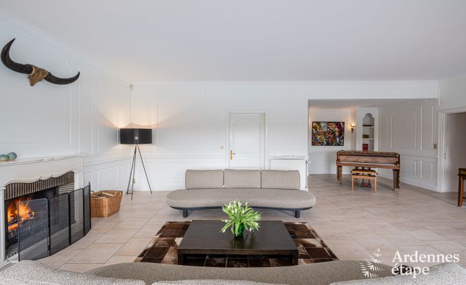 Luxueuze villa in Cerfontaine: perfect voor 14 personen, met binnen- en buitenzwembad, dicht bij de Lacs de l'Eau d'Heure