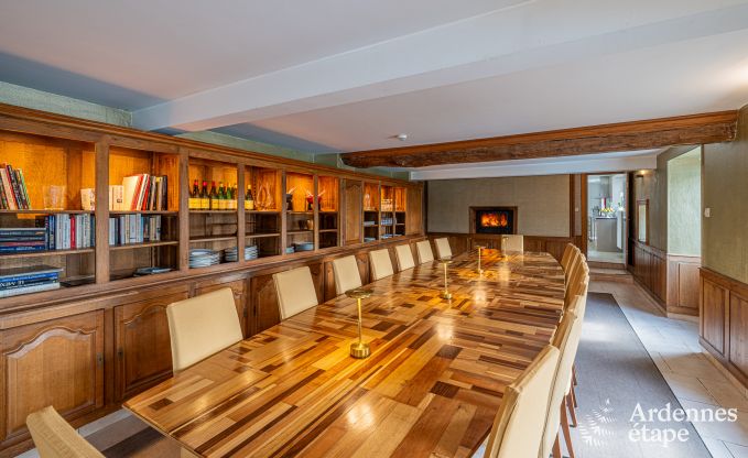 Luxueuze villa in Cerfontaine: perfect voor 14 personen, met binnen- en buitenzwembad, dicht bij de Lacs de l'Eau d'Heure