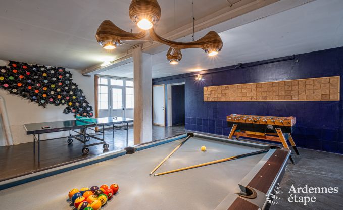 Luxueuze villa in Cerfontaine: perfect voor 14 personen, met binnen- en buitenzwembad, dicht bij de Lacs de l'Eau d'Heure