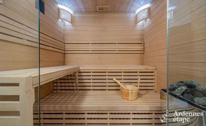 Luxueuze villa in Cerfontaine: perfect voor 14 personen, met binnen- en buitenzwembad, dicht bij de Lacs de l'Eau d'Heure