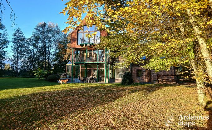 Ruime vakantiewoning in Charleville voor 15 personen met 7 slaapkamers, sauna, houtkachel en priv�terras aan het water