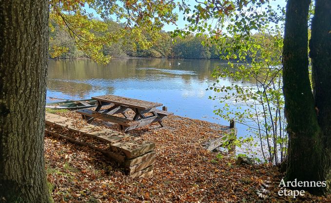 Ruime vakantiewoning in Charleville voor 15 personen met 7 slaapkamers, sauna, houtkachel en priv�terras aan het water