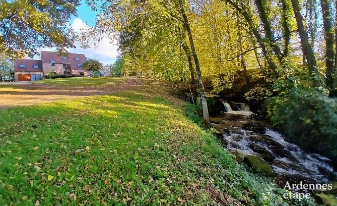 Ruime vakantiewoning in Charleville voor 15 personen met 7 slaapkamers, sauna, houtkachel en priv�terras aan het water