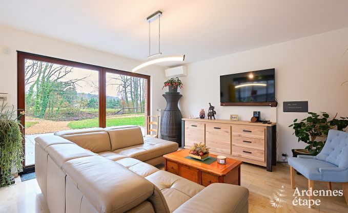 Ruime vakantiewoning in Charleville voor 15 personen met 7 slaapkamers, sauna, houtkachel en priv�terras aan het water