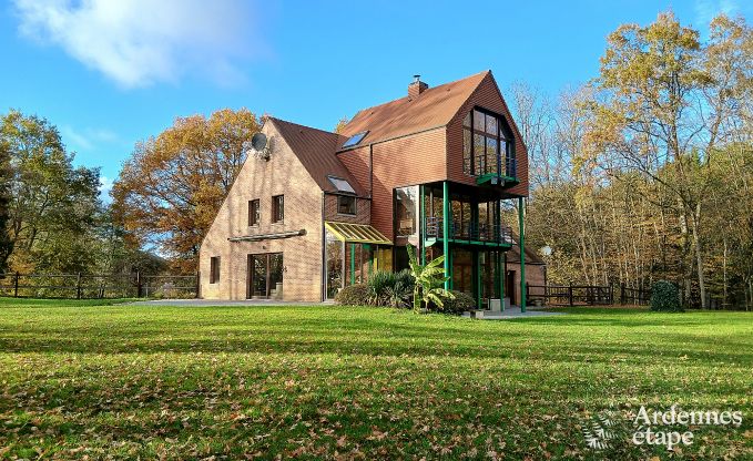 Ruime vakantiewoning in Charleville voor 15 personen met 7 slaapkamers, sauna, houtkachel en priv�terras aan het water