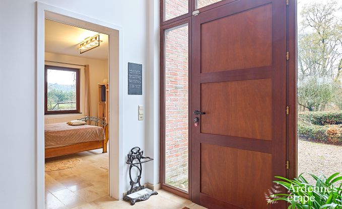 Ruime vakantiewoning in Charleville voor 15 personen met 7 slaapkamers, sauna, houtkachel en priv�terras aan het water