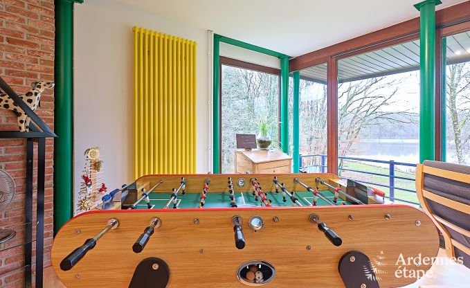 Ruime vakantiewoning in Charleville voor 15 personen met 7 slaapkamers, sauna, houtkachel en priv�terras aan het water