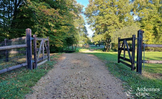 Ruime vakantiewoning in Charleville voor 15 personen met 7 slaapkamers, sauna, houtkachel en priv�terras aan het water