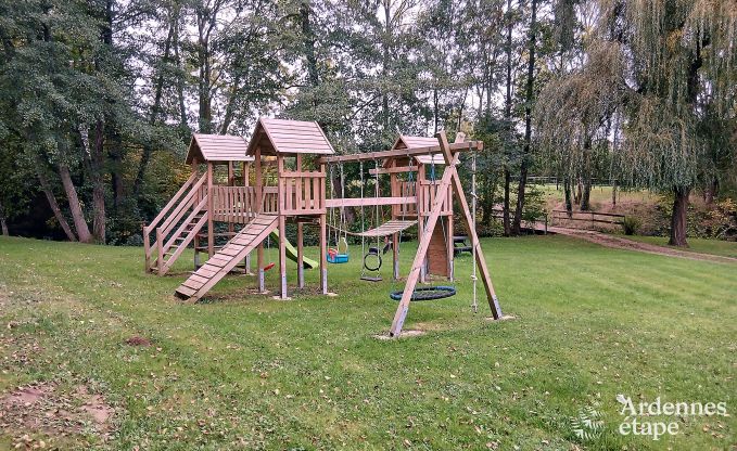 Ruime vakantiewoning in Charleville voor 15 personen met 7 slaapkamers, sauna, houtkachel en priv�terras aan het water