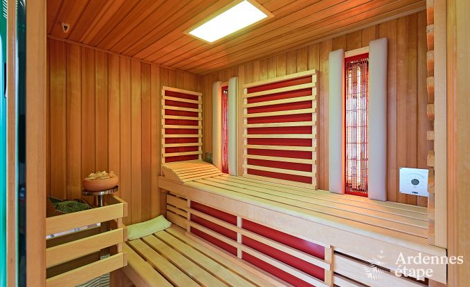 Ruime vakantiewoning in Charleville voor 15 personen met 7 slaapkamers, sauna, houtkachel en priv�terras aan het water