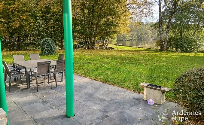 Ruime vakantiewoning in Charleville voor 15 personen met 7 slaapkamers, sauna, houtkachel en priv�terras aan het water