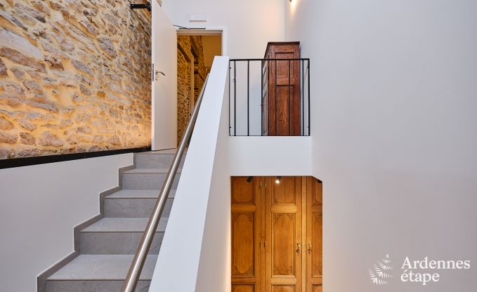 Ruime loft voor 24 personen in Chaudfontaine met10 slaapkamers, wellness met sauna en jacuzzi en priv�terras