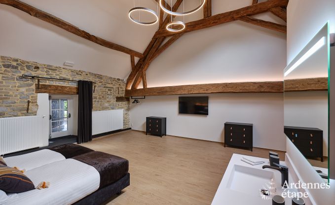 Ruime loft voor 24 personen in Chaudfontaine met10 slaapkamers, wellness met sauna en jacuzzi en priv�terras