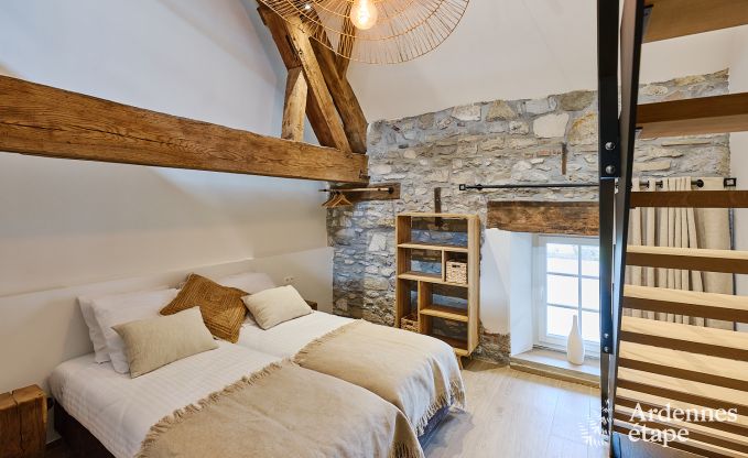 Ruime loft voor 24 personen in Chaudfontaine met10 slaapkamers, wellness met sauna en jacuzzi en priv�terras