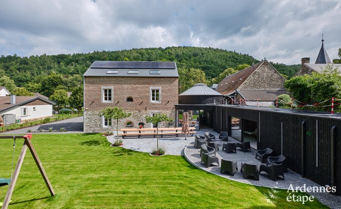 Ruime loft voor 24 personen in Chaudfontaine met10 slaapkamers, wellness met sauna en jacuzzi en priv�terras