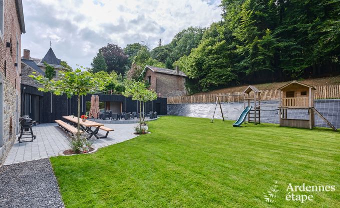 Ruime loft voor 24 personen in Chaudfontaine met10 slaapkamers, wellness met sauna en jacuzzi en priv�terras