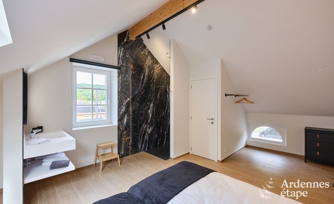 Ruime loft voor 24 personen in Chaudfontaine met10 slaapkamers, wellness met sauna en jacuzzi en priv�terras