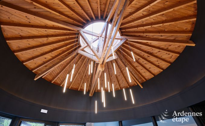 Ruime loft voor 24 personen in Chaudfontaine met10 slaapkamers, wellness met sauna en jacuzzi en privterras