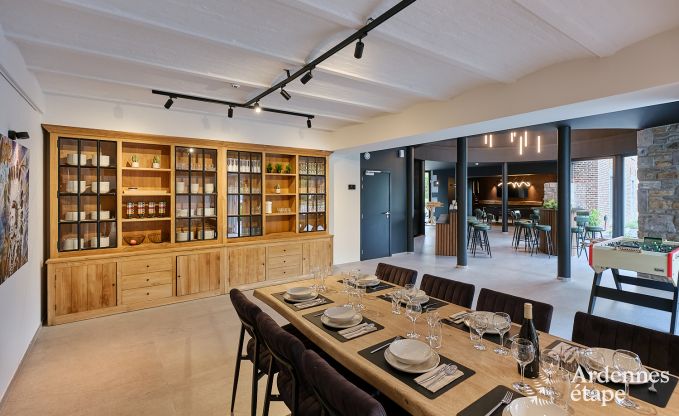 Ruime loft voor 24 personen in Chaudfontaine met10 slaapkamers, wellness met sauna en jacuzzi en privterras