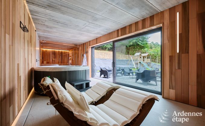 Ruime loft voor 24 personen in Chaudfontaine met10 slaapkamers, wellness met sauna en jacuzzi en privterras