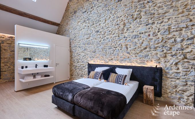 Ruime loft voor 24 personen in Chaudfontaine met10 slaapkamers, wellness met sauna en jacuzzi en privterras