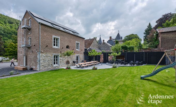 Ruime loft voor 24 personen in Chaudfontaine met10 slaapkamers, wellness met sauna en jacuzzi en privterras