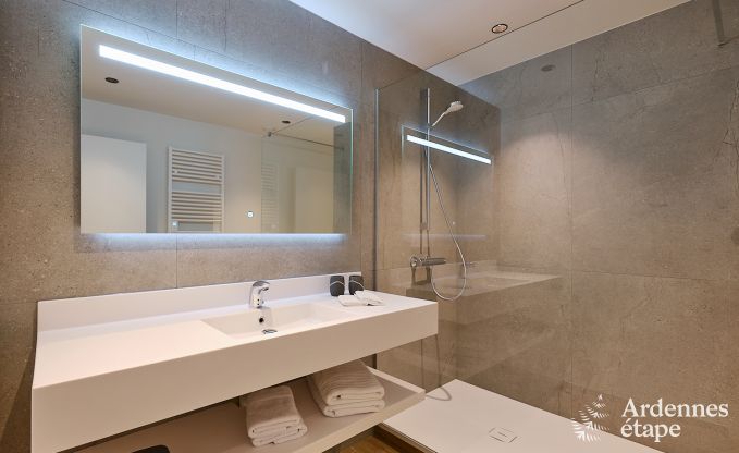 Ruime loft voor 24 personen in Chaudfontaine met10 slaapkamers, wellness met sauna en jacuzzi en privterras