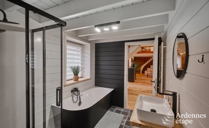 Charmant vakantiehuis voor 5 personen in Chimay: ligt aan een rivier, met terras en uitzicht, pelletkachel