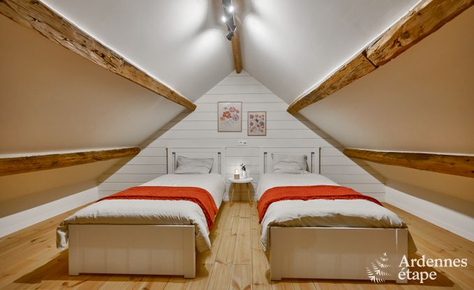 Charmant vakantiehuis voor 5 personen in Chimay: ligt aan een rivier, met terras en uitzicht, pelletkachel