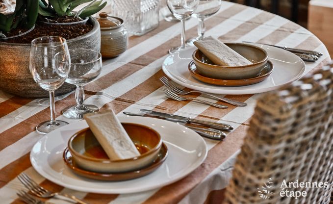 Charmant vakantiehuis voor 5 personen in Chimay: ligt aan een rivier, met terras en uitzicht, pelletkachel