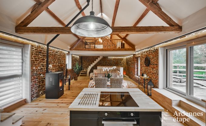 Charmant vakantiehuis voor 5 personen in Chimay: ligt aan een rivier, met terras en uitzicht, pelletkachel