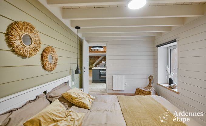 Charmant vakantiehuis voor 5 personen in Chimay: ligt aan een rivier, met terras en uitzicht, pelletkachel