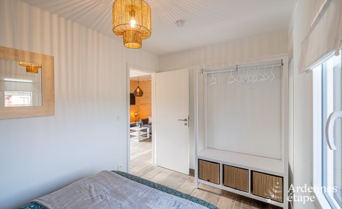 Charmante chalet voor 5 op de oever van de Semois in Chiny, Gaume