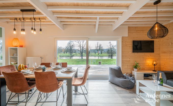 Charmante chalet voor 5 op de oever van de Semois in Chiny, Gaume