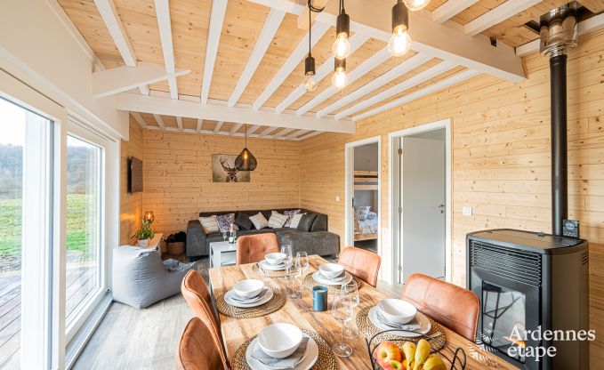 Charmante chalet voor 5 op de oever van de Semois in Chiny, Gaume