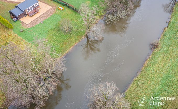 Charmante chalet voor 5 op de oever van de Semois in Chiny, Gaume