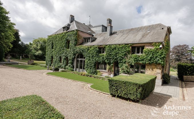 Luxueus kasteel in Chiny voor 32 personen in de Ardennen