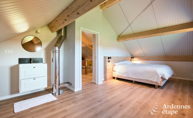 Comfortabele ecochalet voor 10 personen in Ciney met sauna en priv�tuin