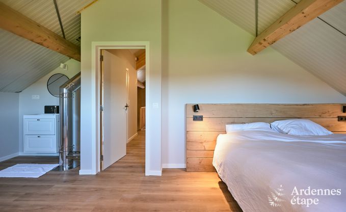 Comfortabele ecochalet voor 10 personen in Ciney met sauna en priv�tuin