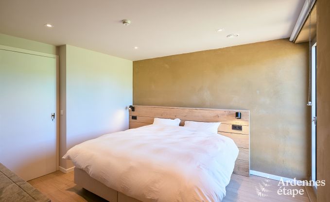 Comfortabele ecochalet voor 10 personen in Ciney met sauna en priv�tuin