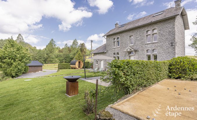 Ontspannende vakantie in de Ardennen: ruime luxe villa voor 10 personen in Ciney met sauna en tuin