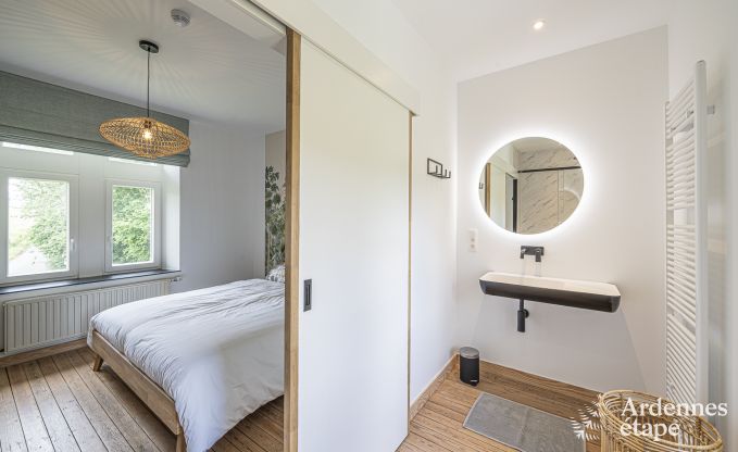 Ontspannende vakantie in de Ardennen: ruime luxe villa voor 10 personen in Ciney met sauna en tuin