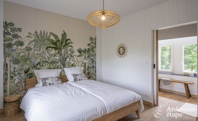 Ontspannende vakantie in de Ardennen: ruime luxe villa voor 10 personen in Ciney met sauna en tuin