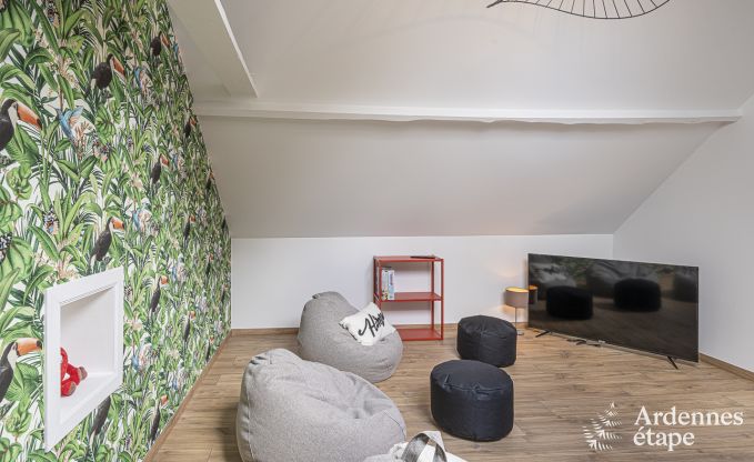 Ontspannende vakantie in de Ardennen: ruime luxe villa voor 10 personen in Ciney met sauna en tuin