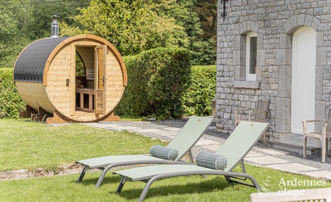 Ontspannende vakantie in de Ardennen: ruime luxe villa voor 10 personen in Ciney met sauna en tuin