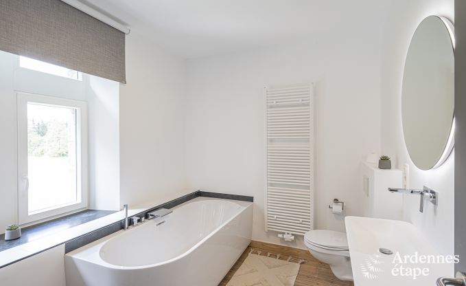 Ontspannende vakantie in de Ardennen: ruime luxe villa voor 10 personen in Ciney met sauna en tuin