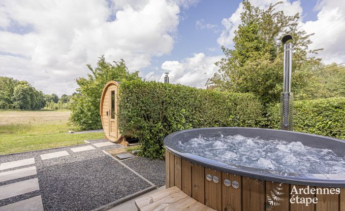 Ontspannende vakantie in de Ardennen: ruime luxe villa voor 10 personen in Ciney met sauna en tuin