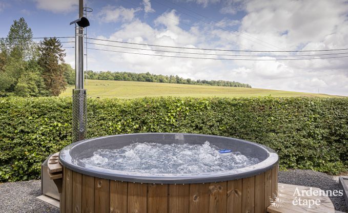 Ontspannende vakantie in de Ardennen: ruime luxe villa voor 10 personen in Ciney met sauna en tuin