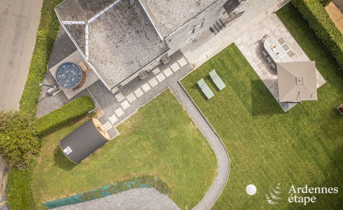 Ontspannende vakantie in de Ardennen: ruime luxe villa voor 10 personen in Ciney met sauna en tuin